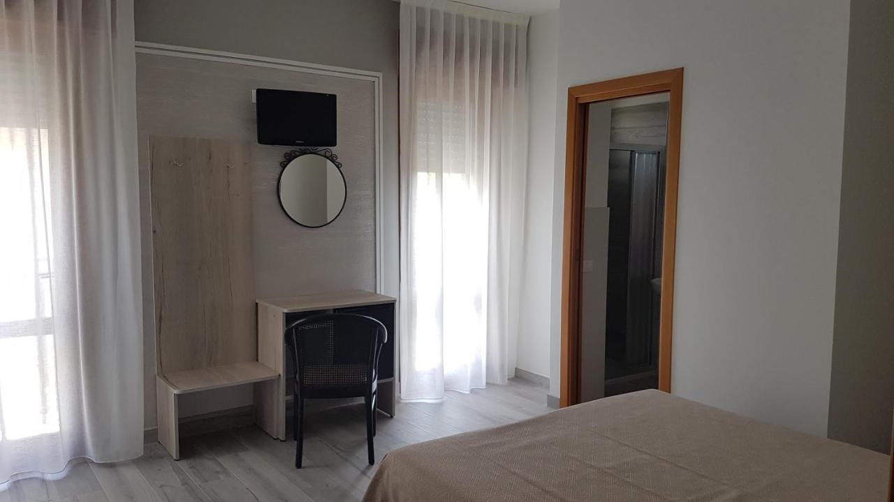Albergo Paris Sottomarina Exterior photo