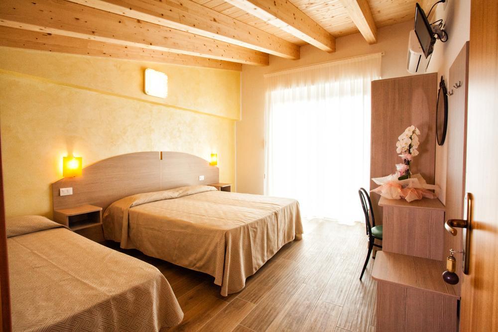 Albergo Paris Sottomarina Exterior photo