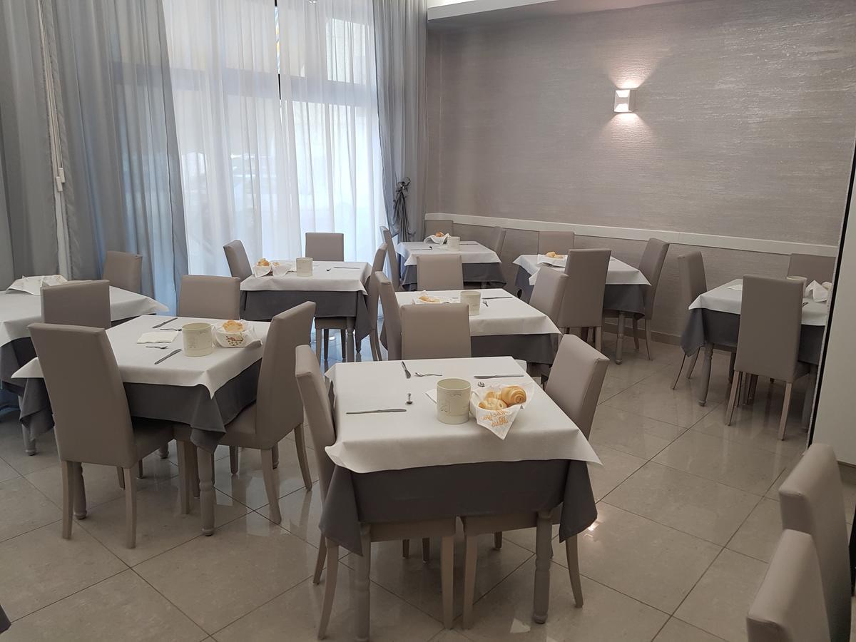 Albergo Paris Sottomarina Exterior photo
