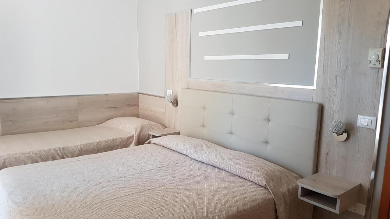 Albergo Paris Sottomarina Exterior photo